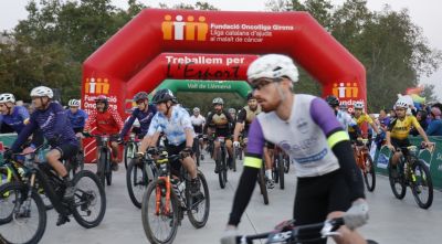 L'Oncobike adapta el recorregut per la tempesta i recapta 57.500 euros