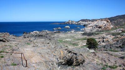 Cadaqués estrena una ruta per descobrir els espais que van marcar la vida i l’obra de Dalí