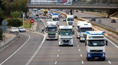 Asetrans i UGT tanquen el conveni del transport amb una pujada salarial del 6,9%