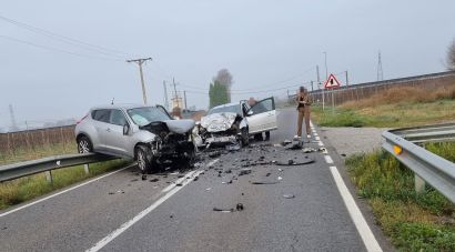 Tallada la GI-643 per un xoc frontal entre dos vehicles