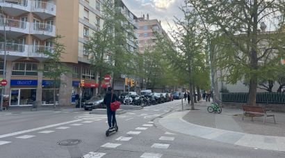 La sessió oberta per millorar el carrer de la Creu de Girona aplega mig centenar d'assistents