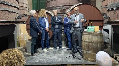 Cau el nombre de cooperatives de vi a l'Alt Empordà de quinze a tres en 50 anys