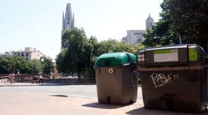 Girona engega el nou calendari d'escombraries que augmenta la recollida de resta i orgànica