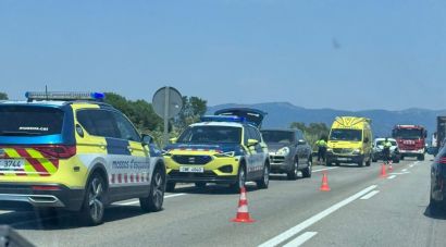 Xoc entre una furgoneta i un tot terreny a l'N-II a Figueres provoca retencions