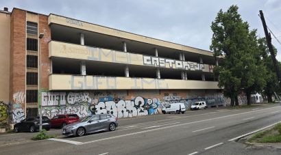 Incendi de matinada a la nau abandonada de l'antiga fàbrica Simon a Girona