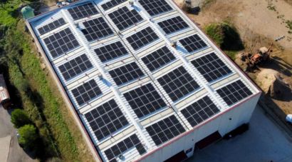 L'Ajuntament de Torroella redueix la factura de la llum a la meitat amb plaques solars