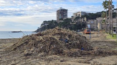 Calonge i Sant Antoni inicia la neteja i condicionament de les platges després del temporal