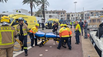 Simulacre d'un vessament de carburant a la marina d'Empuriabrava