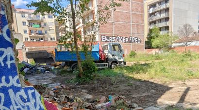 Salt inicia l’enderroc de dues cases pel risc d’esfondrament