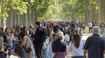 Milers de persones participen al macrocàsting de 'Enredados' de Disney a Girona
