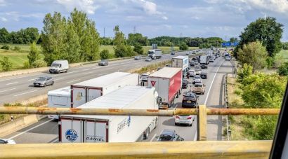 Un motorista queda ferit greu en un accident a l’AP-7 a Aiguaviva