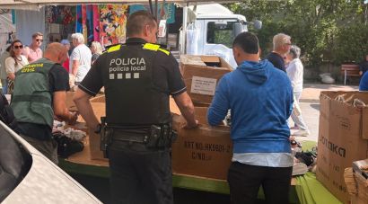 Decomissen 940 productes falsificats valorats en 158.000 euros al mercat de Palamós