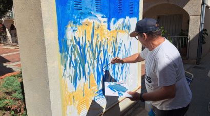 El Barri Vell de Palamós convertirà tapes de serveis en murals amb motius mariners