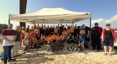 La neteja del fons marí de Blanes retira mitja tona de residus després dels focs artificials