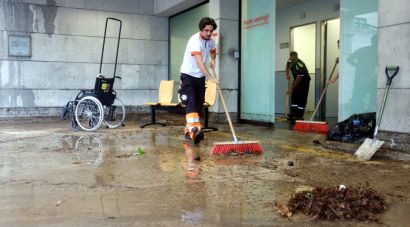 Evacuen vint pacients a l'Hospital de Blanes per una forta inundació
