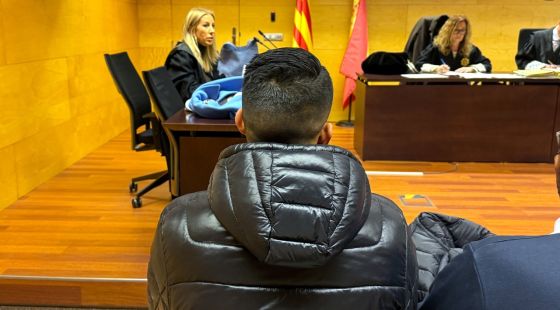 Jutgen un acusat d'agredir sexualment i maltractar la parella a Salt