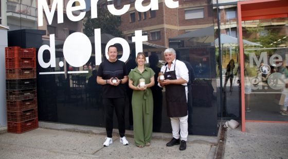 El Mercat d’Olot transforma els seus retalls alimentaris en brous i productes gastronòmics
