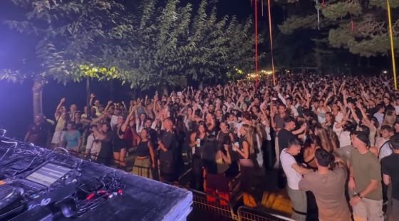Un policia local de Cadaqués acaba a l’hospital després de ser agredit en un concert