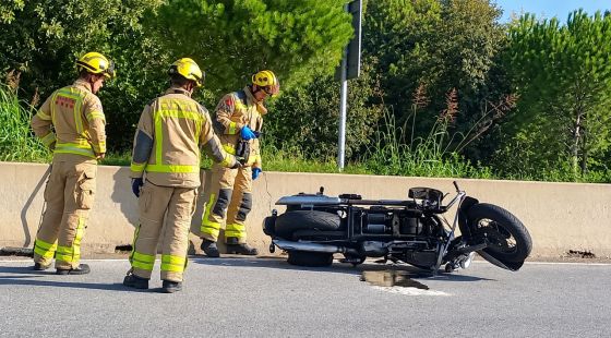 Mor un motorista en un xoc entre dues motocicletes a la C-260 a Castelló d’Empúries