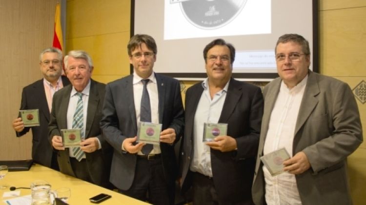 L'alcalde de Girona, Carles Puigdemont, i diverses autoritats durant l'acte de presentació © ACN