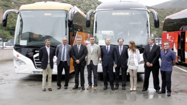 La presentació de les noves rutes i vehicles, aquest matí © ACN