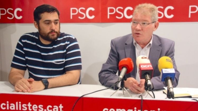 El secretari d'organització del PSC gironí, Marc Lamuà, i el primer secretari, Juli Fernández © ACN