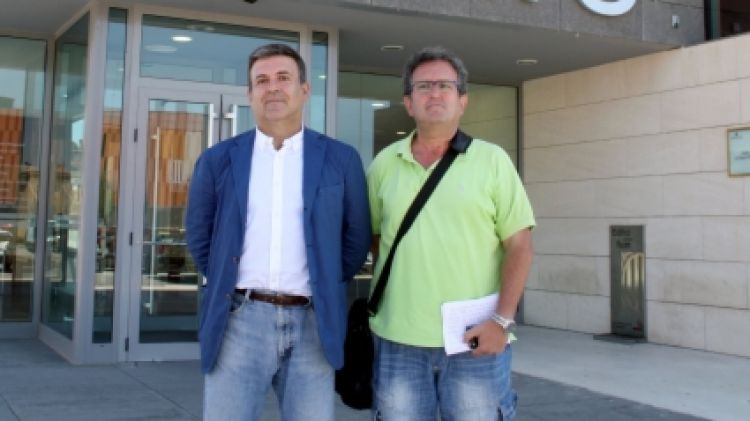 López Tena i Renart davant els Jutjats de la Bisbal d'Empordà © ACN