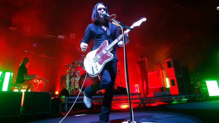 Brian Molko, ahir a la nit damunt l'escenari © Festival Jardins de Cap Roig