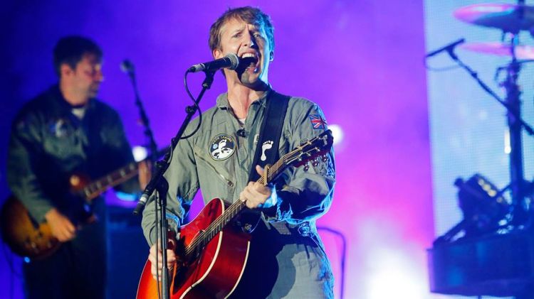 James Blunt amb la guitarra a les mans, ahir a la nit © Festival Cap Roig