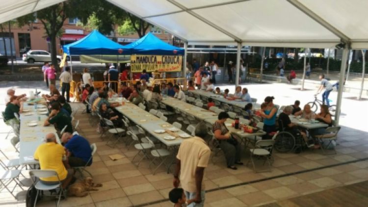 Un instant durant els preparatius del dinar que s'ha fet avui © ACN