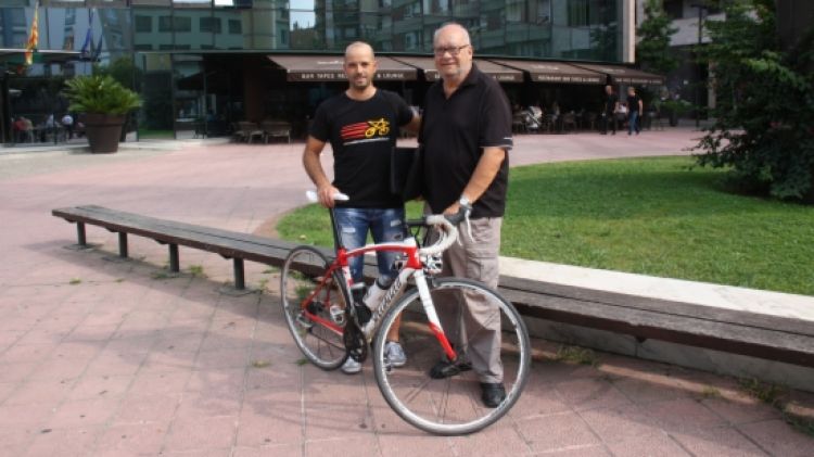 Dos dels impulsors de l'entitat Pedalem per la Independència, Joan Albareda i Eduard Sadurní © ACN