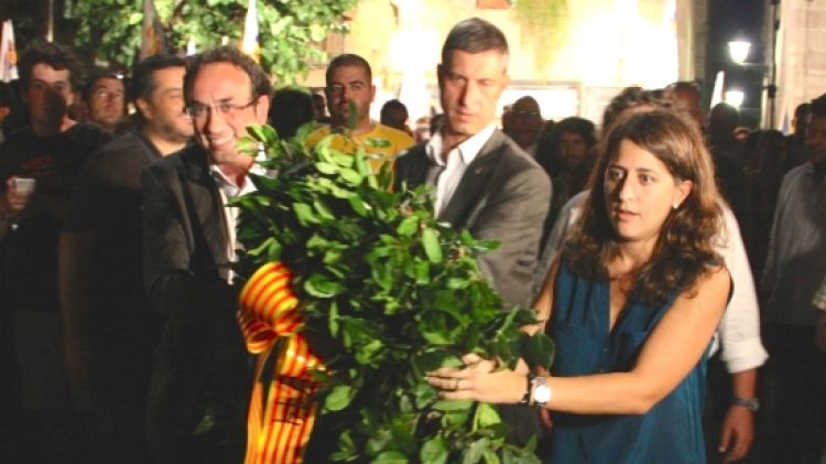 CDC lliura la seva ofrena als peus del peveter del Fossar