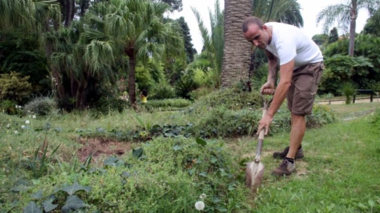 L'Hugo Vázquez fa treballs en benefici de la comunitat des del 2008 per evitar la presó © ACN