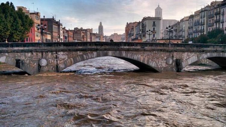 Girona s'ha llevat amb el riu Onyar ple a vessar © Joan Trias Valentí