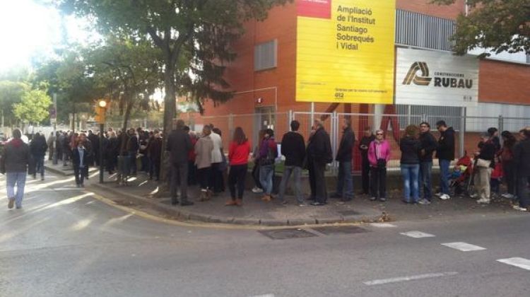 Cua davant de l'IES Santiago Sobrequés de Girona