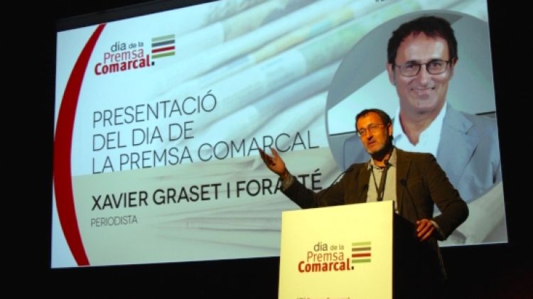 El periodista Xavier Graset ha estat l'encarregat de presentar el Dia de la Premsa Comarcal © ACN