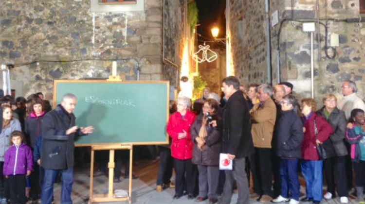 Un instant del rodatge al centre de Castellfollit de la Roca © TV3