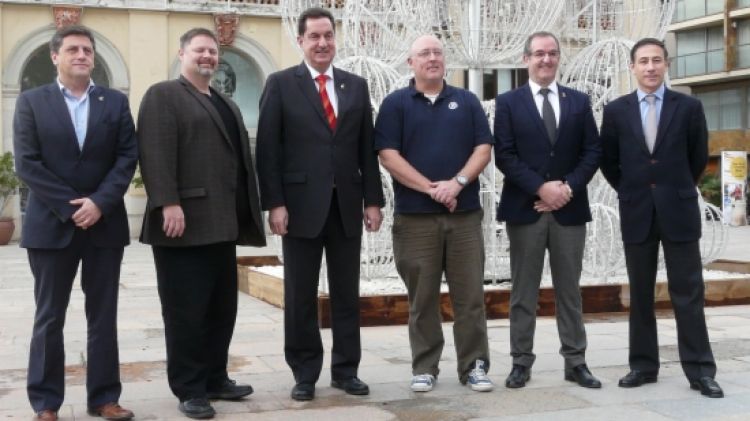 D'esquerra a dreta: Jordi Orobitg, Rick Calvert, Romà Codina, Gary Arndt, Miquel Calm i Xavier Espasa © ACN