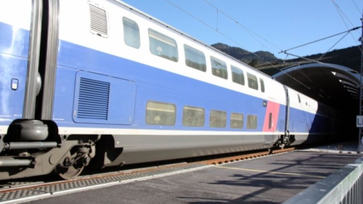 Un tren francès etran al túnel del Pertús © ACN