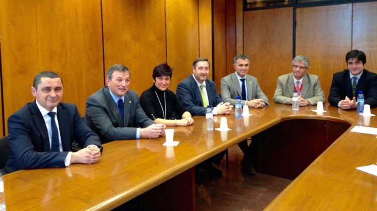 El conseller Pelegrí amb els alcaldes, aquest matí