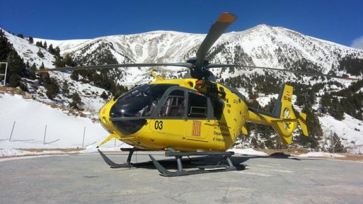 L'helicopter just abans de sortir a buscar a l'esquiador © Bombers de la Generalitat