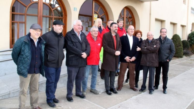 El conseller de Territori i Sostenibilitat, Santi Vila, amb alcaldes de la Garrotxa, aquest matí © ACN