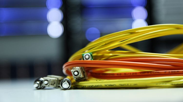 Cables de fibra òptica (arxiu)