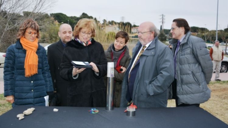 Moment de l'acte de col·locació de la primera pedra © ACN
