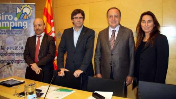 D'esquerra a dreta: Patrick Torrent, Carles Puigdemont, Joan Giraut i Anna Banús © ACN