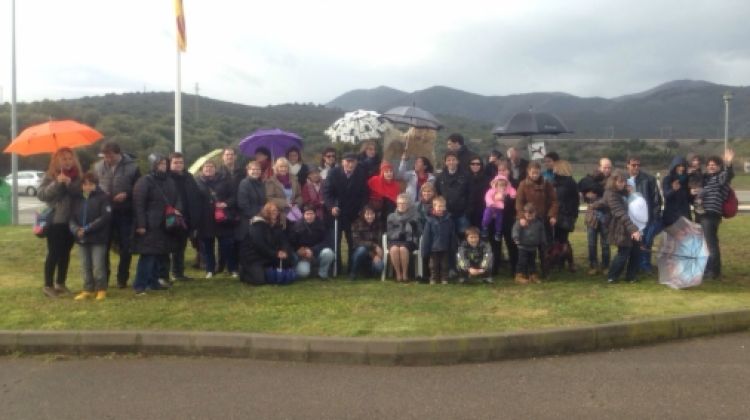 Algunes de les persones aplegades ahir a Llançà © ACN