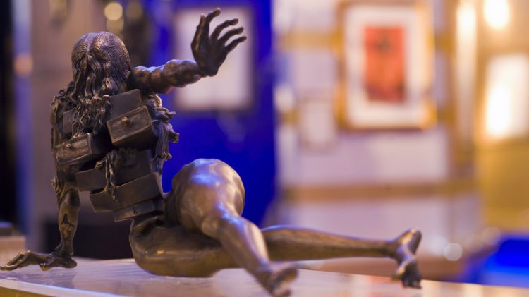L'escultura 'Dona amb calaixos', de Salvador Dalí, ha estat robada del Museu de Bruges, a Flandes © ACN