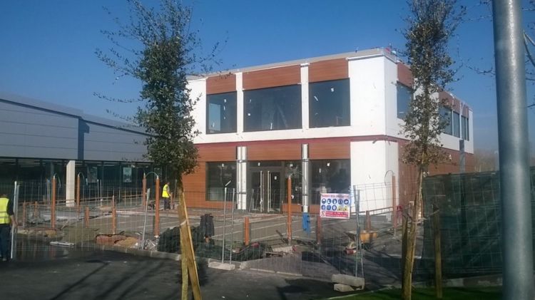 Exterior del nou McDonald's, actualment en construcció