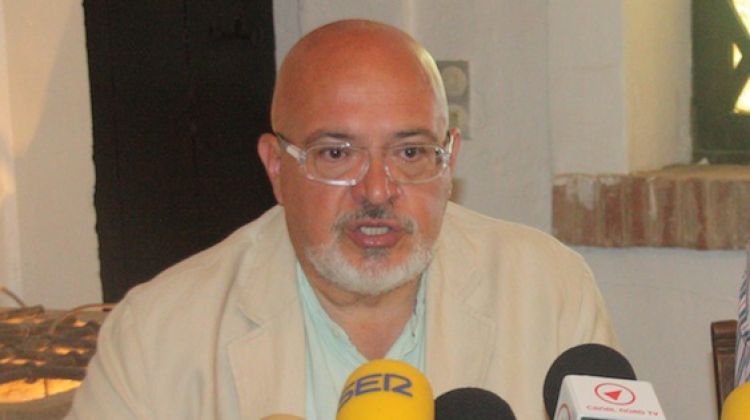 El conseller Huguet i l'alcalde de Castelló d'Empúries, Salvi Güell © ACN