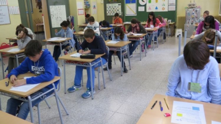 Part dels estudiants participants al concurs 'Fem Matemàtiques' © ACN